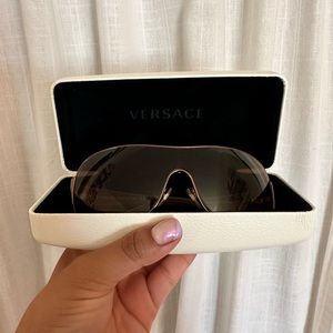 VERSACE SUNGLASSES MODEL 2078 1045/13 120 3N Light Brown Beige. Unisex